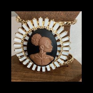 Elegant Gold and Black Cameo Bracelet